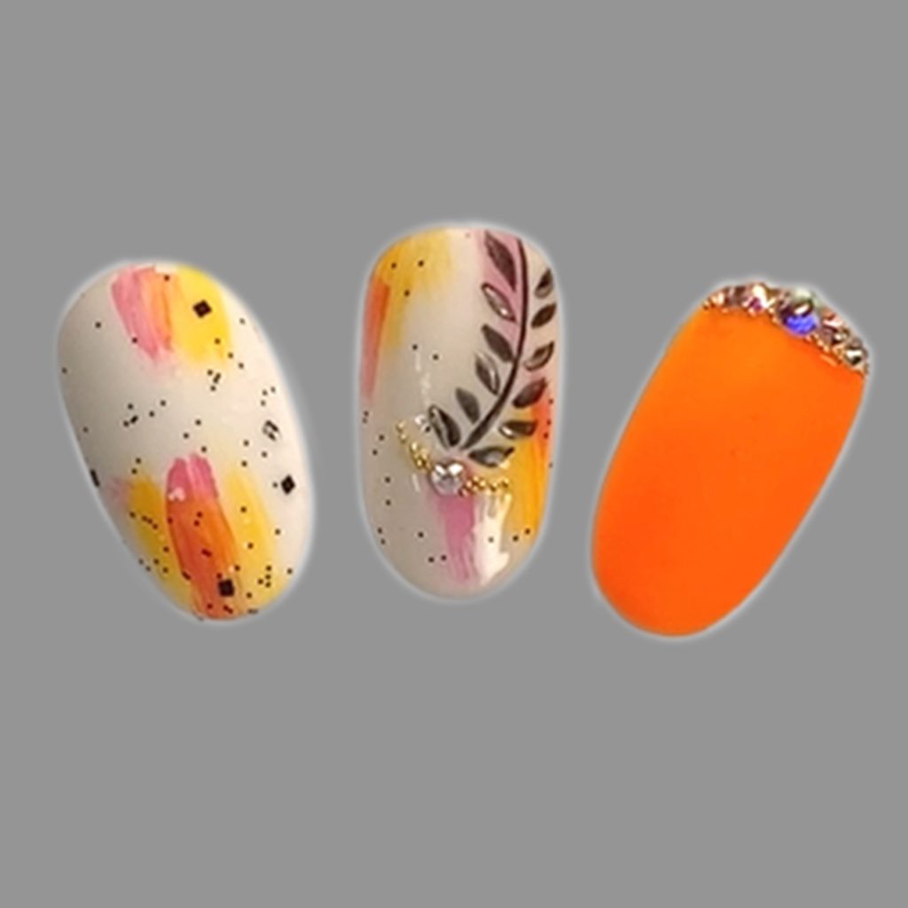 GlossaryLive Freestyle Nail Art Chrome Leaves Sandra Campos